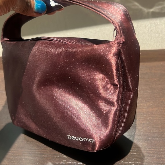 Giveaways Of Miscellaneous Items - Picture 3 of 15